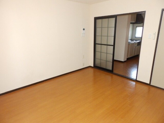 物件内観写真15　(同型別室のお写真です)