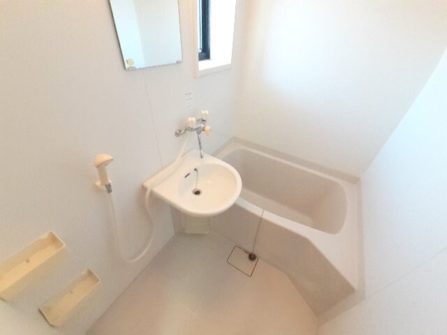 物件内観写真9　(※同型別部屋写真)