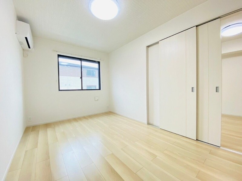 物件内観写真11　(同型反転タイプ画像)