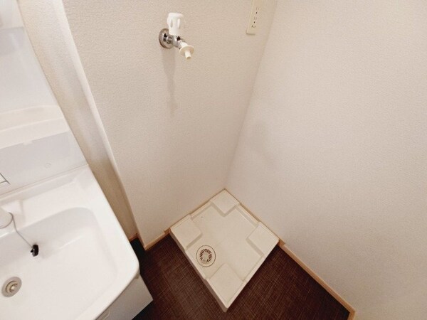 洗面所(同物件反転タイプの画像です)