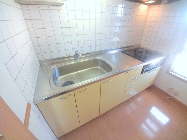 キッチン(同物件別部屋参考写真です。)