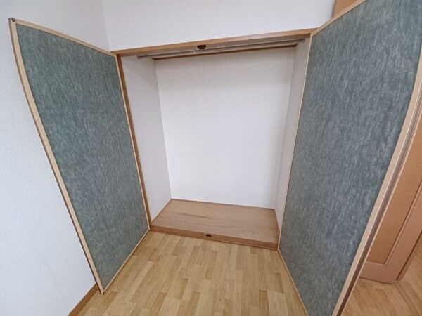 収納(同型参考写真)