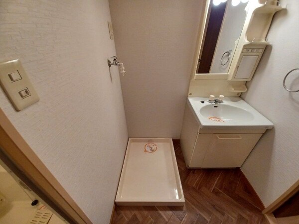 洗面所(同物件別部屋参考写真です。)