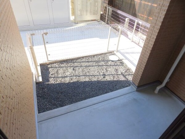 庭(別部屋同型反転タイプ)