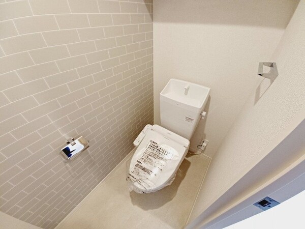 トイレ(同型参考写真)