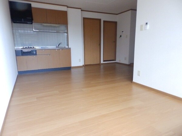 居室・リビング(同物件別室の画像です)