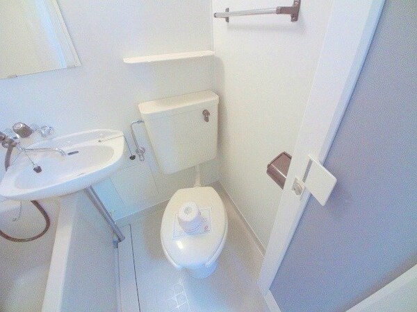 トイレ(同タイプ部屋写真です。)