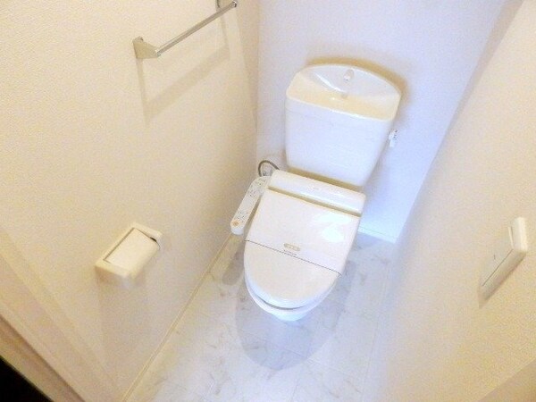 トイレ(同物件別室写真)