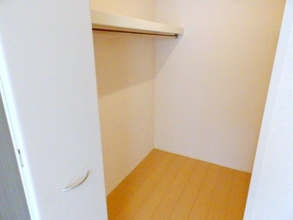 収納(同物件別室写真)