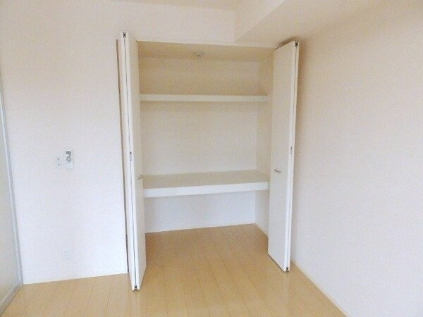 収納(同物件別室写真)