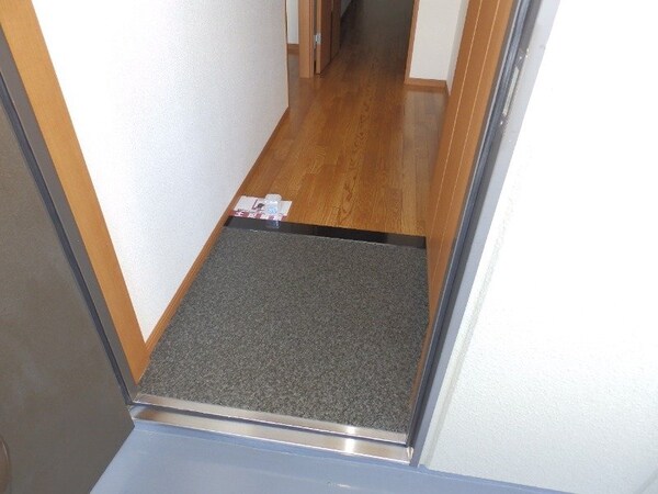 玄関(別部屋参考写真です)