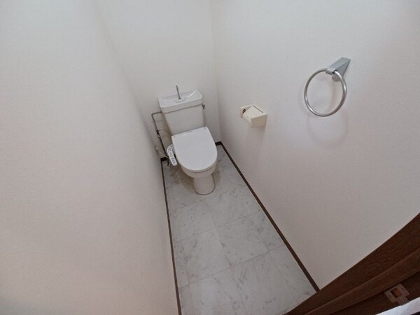 トイレ(同タイプの部屋写真です)