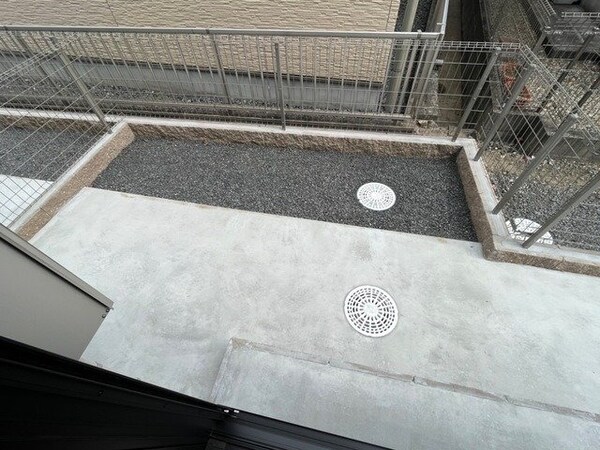 庭(同型参考写真)