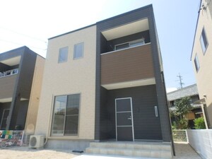 アステル　Ｂ棟外観写真