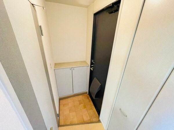 玄関(同物件別部屋参照)
