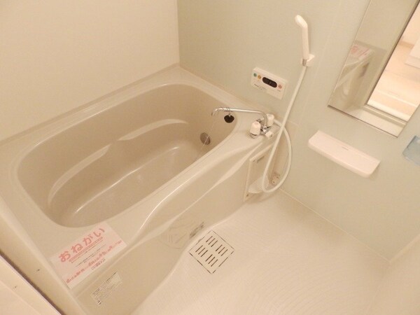 バス／シャワールーム等(同型参考写真)