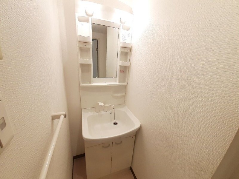 物件内観写真8　(別部屋反転写真)