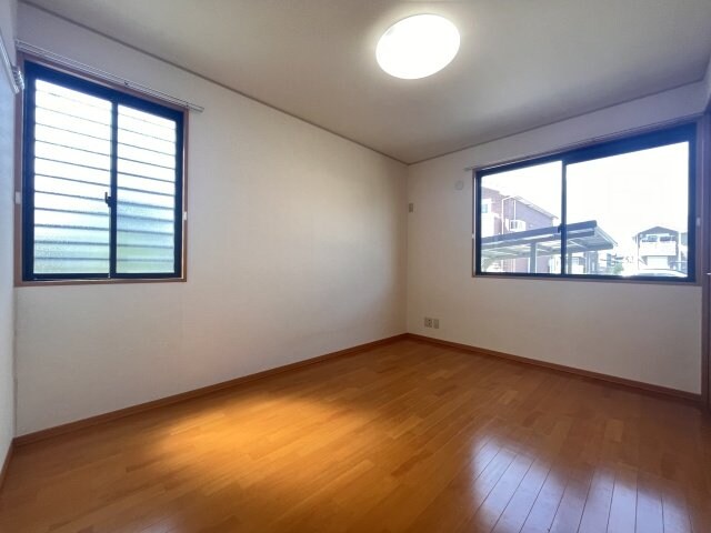 物件内観写真10　(同建物の別部屋反転タイプ)