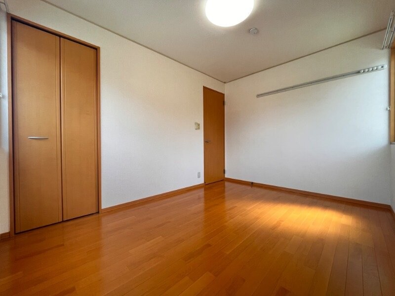 物件内観写真21　(同建物の別部屋反転タイプ)