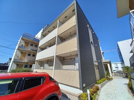 プラージュ　ウエスト外観写真