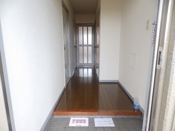 玄関(同物件別部屋タイプ)