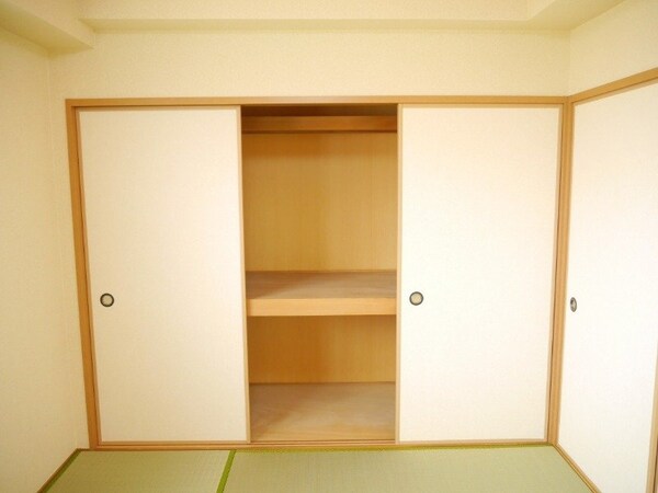 収納(同型参考写真)