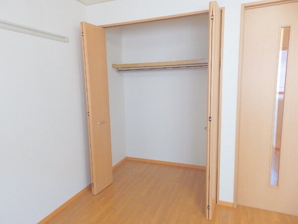 収納(同型参考写真)