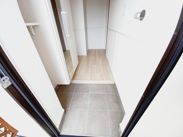 玄関(同型タイプのお写真です。)