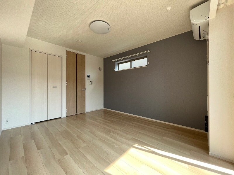 物件内観写真7　(同物件別室反転タイプ)