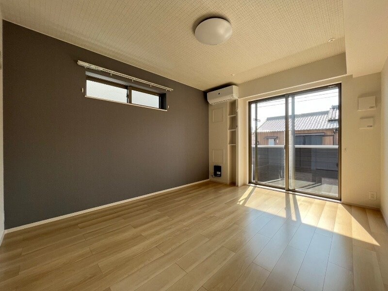 物件内観写真13　(同物件別室反転タイプ)