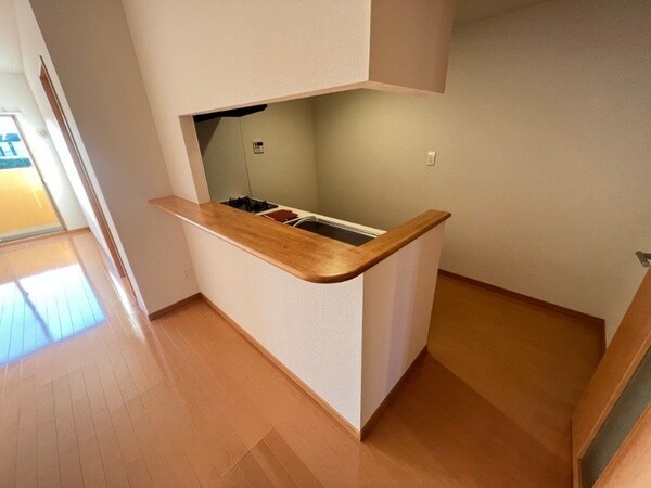 キッチン(同物件別部屋参考写真です。)