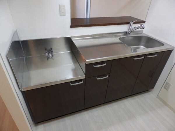 キッチン(同型参考写真)