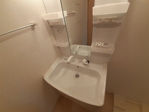 洗面所(同タイプ部屋写真です。)