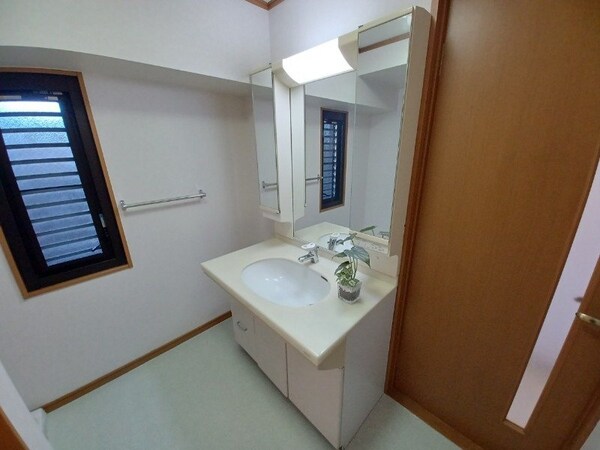 洗面所(同棟別部屋タイプ)
