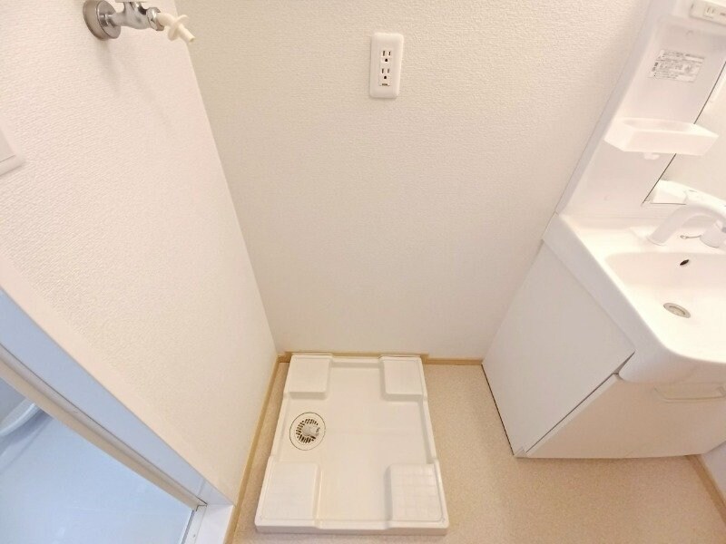 物件内観写真26　(別部屋反転参考写真です。)