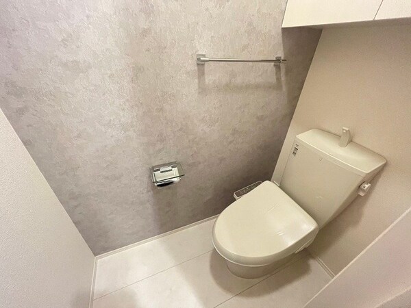 トイレ(同物件別部屋のお写真です。)