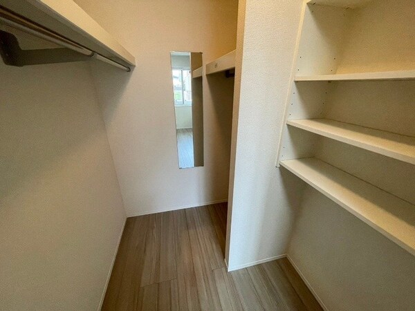 収納(同物件別部屋のお写真です。)