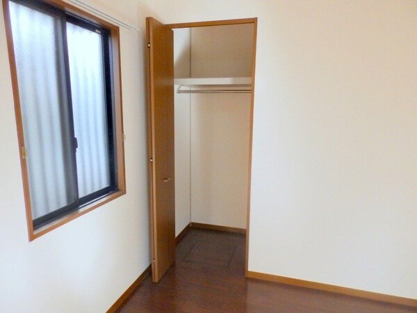 収納(同型参考写真)
