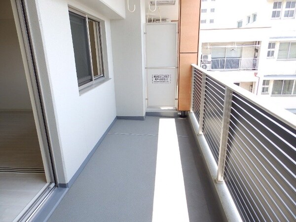 バルコニー(同型参考写真)