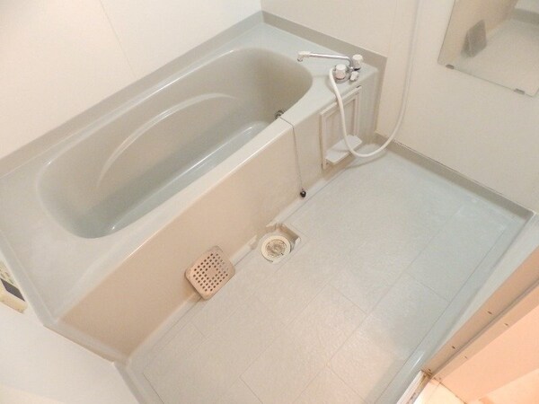 バス／シャワールーム等(同物件別部屋写真)