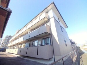 ロイヤルハイカムールＳＴ外観写真