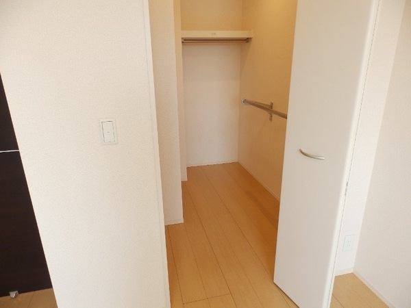 収納(同物件別室の画像です)