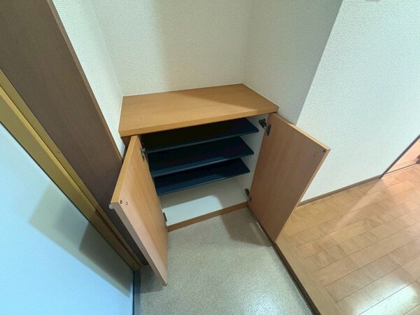 収納(同型参考写真)
