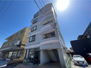 ロイヤル川原町外観写真