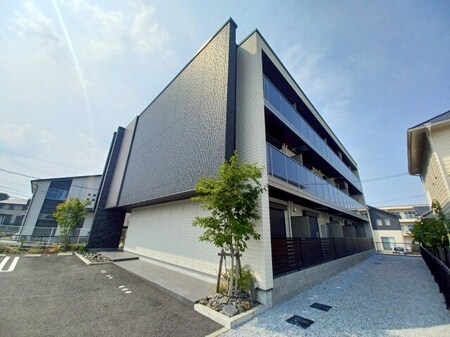 シャーメゾン羽津中外観写真