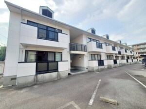 フロンティア西浜田外観写真