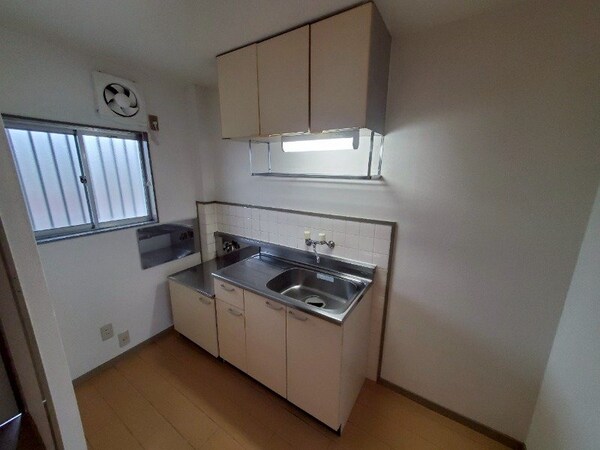 キッチン(同タイプ部屋写真です。)