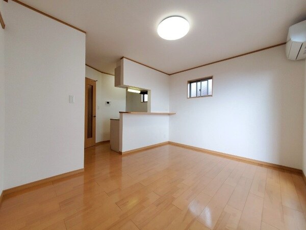 居室・リビング(同型別部屋写真)
