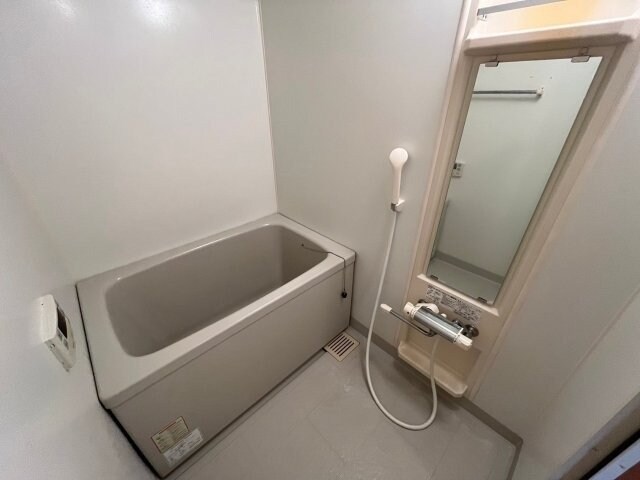 物件内観写真9　(別部屋同型写真です。)