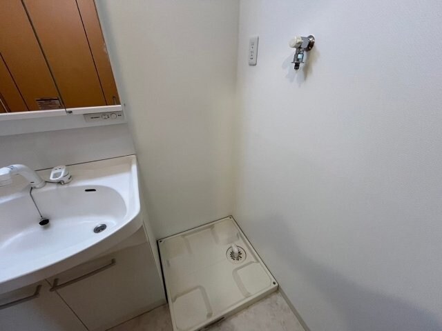 物件内観写真12　(別部屋同型写真です。)